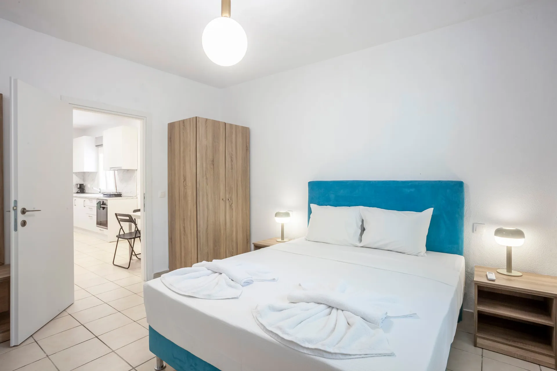 Tiara Holidays - Aris Luxury - 1 bedroom apartment - bedroom